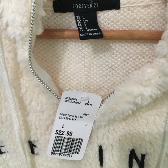 Cute New with tags fuzzy sweatshirt - Picture 4 of 6